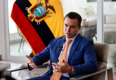 Del «¡Mañana, feriado!» al «no fue feriado»: la improvisación de Daniel Noboa desata un conflicto laboral