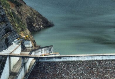 La hidroeléctrica Mazar dejó de operar debido a niveles críticos en el embalse y la ministra Manzano dice que sí está funcionando