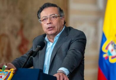 Gustavo Petro denunció que Ecuador habría bombardeado Colombia y habla de 27 cuerpos calcinados en la frontera