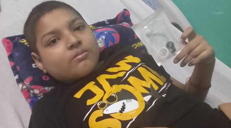 Niño fallece tras no recibir medicamento contra el cáncer solicitado al presidente Daniel Noboa